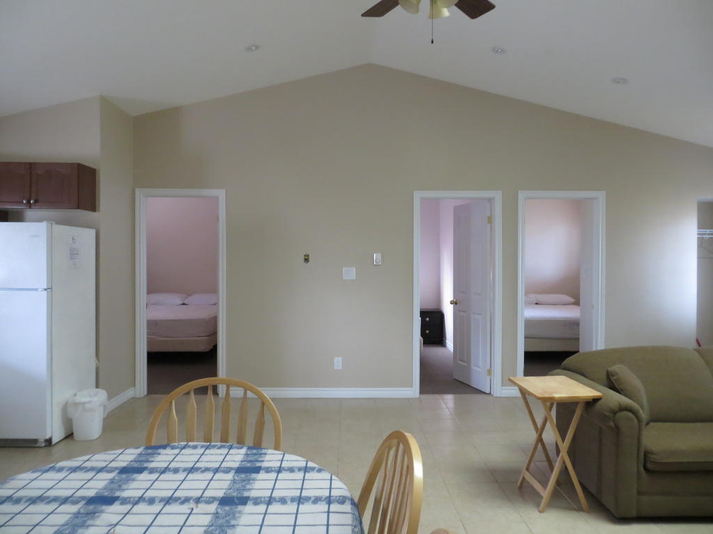 Halls Cottages Honey Harbor Стая снимка