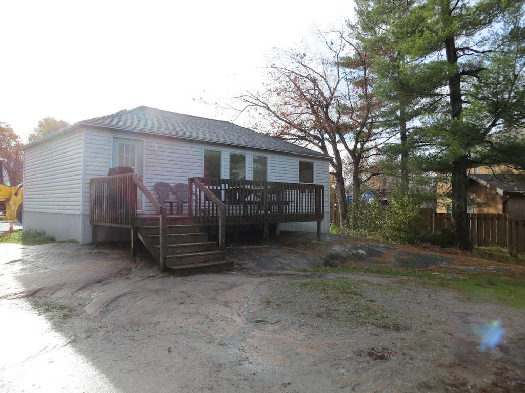 Halls Cottages Honey Harbor Стая снимка